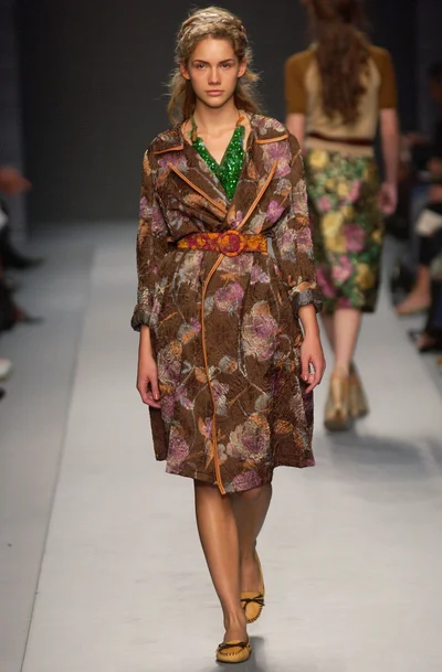 Look 16